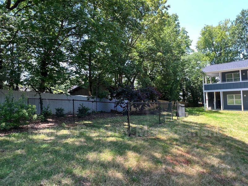 518 Boone St #103 - Photo 4 of 5