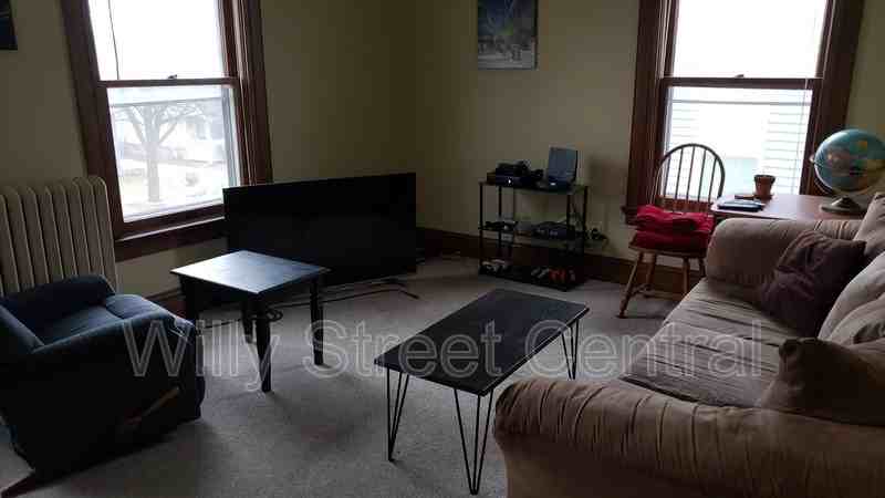 1601 Madison St - Photo 4 of 9