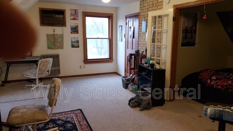 1601 Madison St - Photo 6 of 9