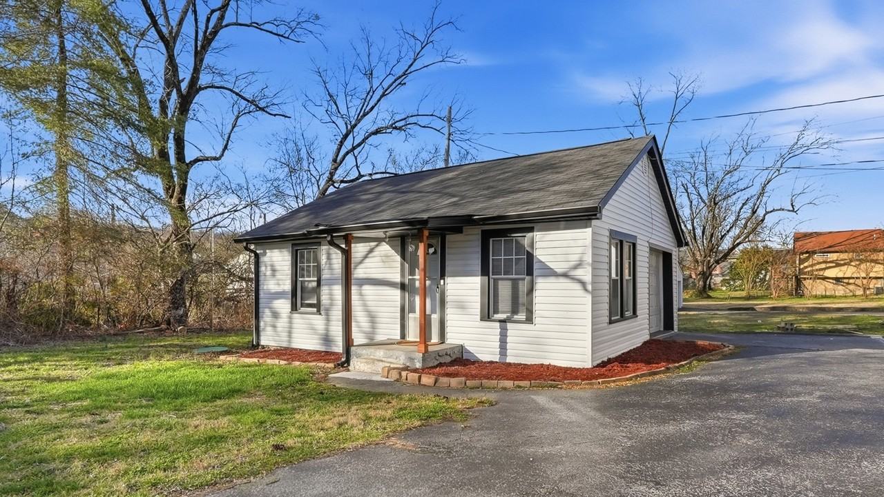 3703 Redding Rd #NA - Photo 2 of 16