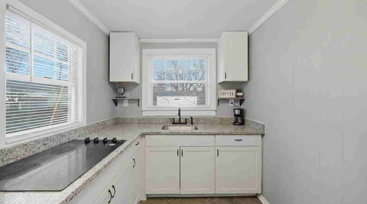 3703 Redding Rd #NA - Photo 7 of 16