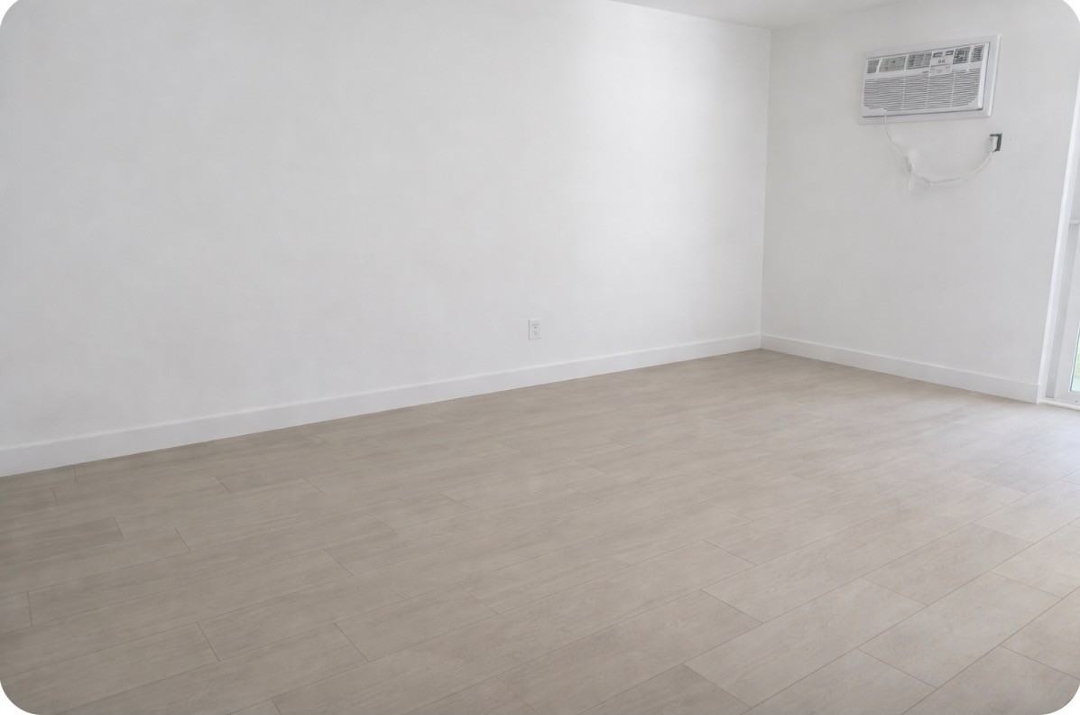 324 S Kenmore Ave #4 - Photo 3 of 3