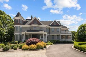 featured image of 567 Bristol Ferry Rd ##3