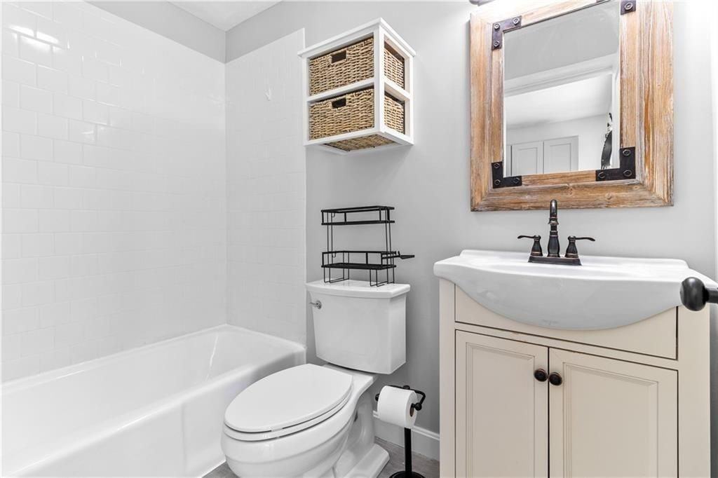 30 Brown St ##4 - Photo 3 of 9