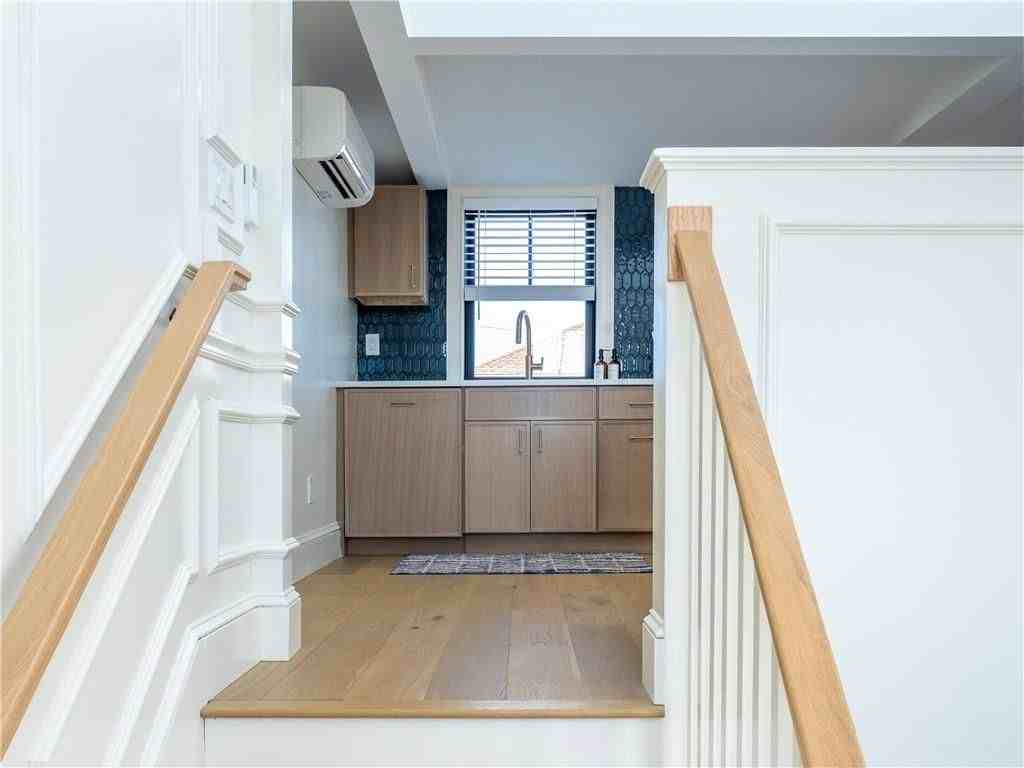 7 Dearborn St ##3 - Photo 3 of 16