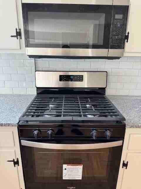 40 Bourne St ##2 - Photo 3 of 27