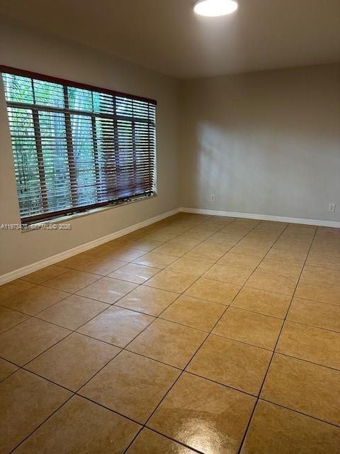 8300 Byron Ave ##4 - Photo 3 of 4