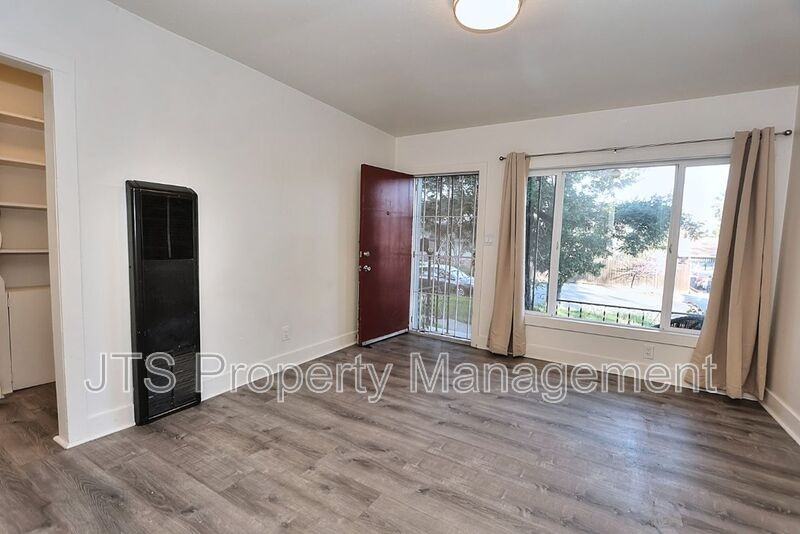 4702 65th St - Photo 5 of 50