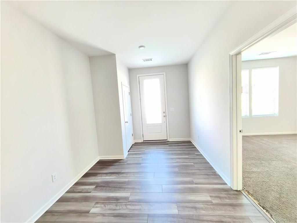 2400 Whistler Way Ne - Photo 2 of 31