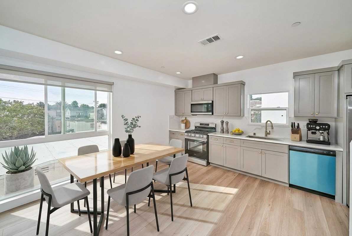 1108 Queen Anne Pl - Photo 3 of 11