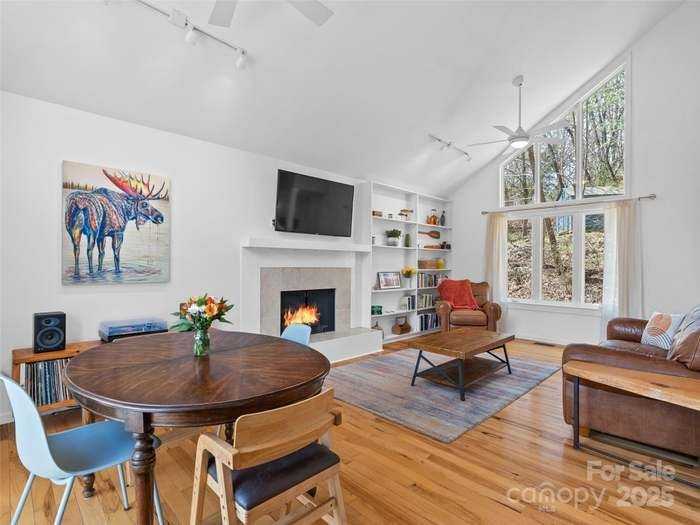 418 Horatio Ct - Photo 3 of 37