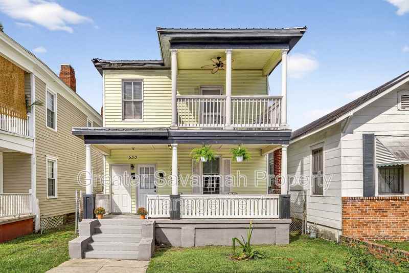 530 E 35th St #B - Photo 2 of 32