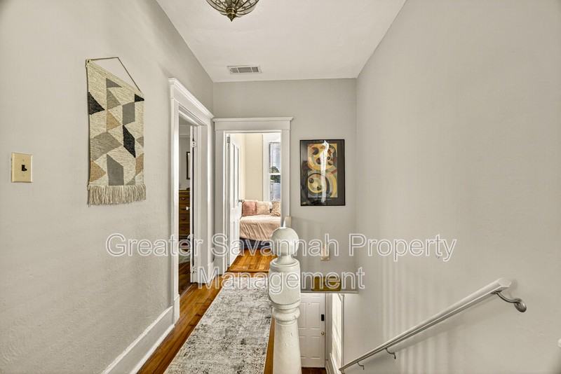 530 E 35th St #B - Photo 6 of 32