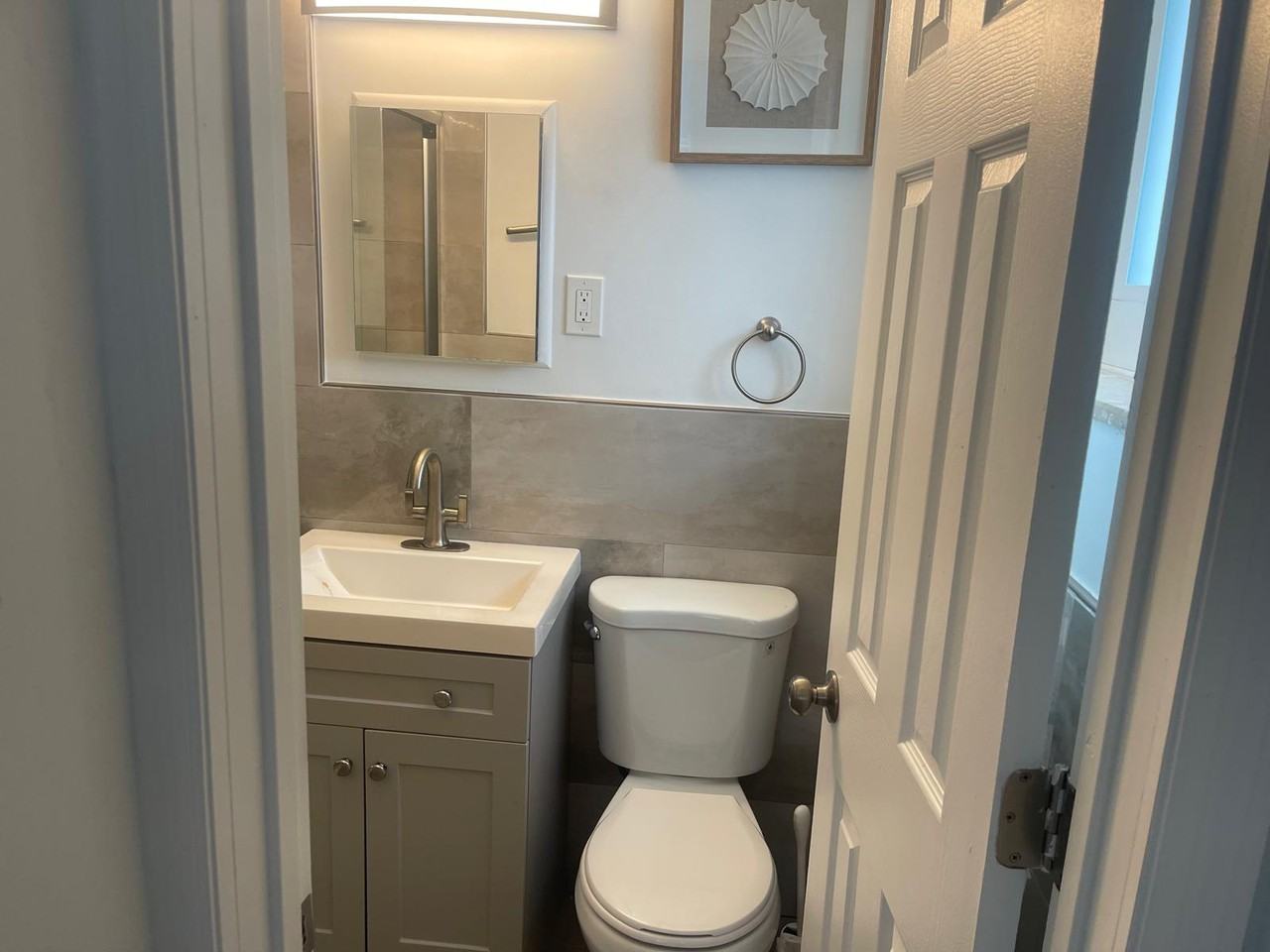 1133 Ne 16th Ave #6 - Photo 3 of 16