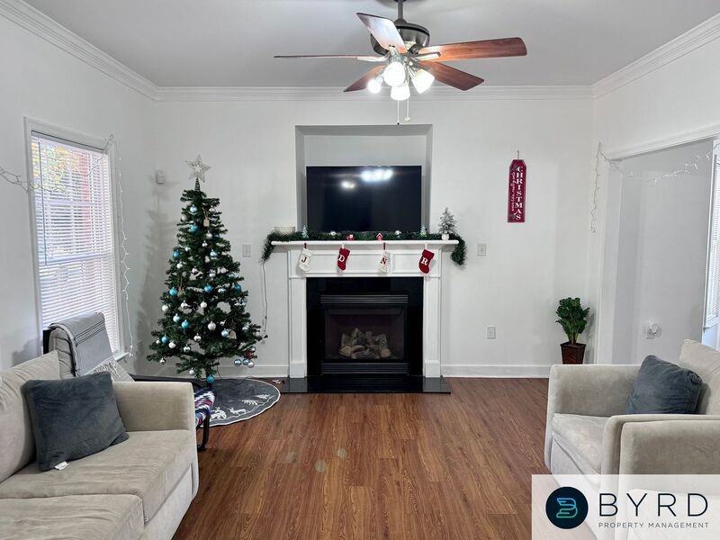 1705 Lakeview Ave - Photo 2 of 17