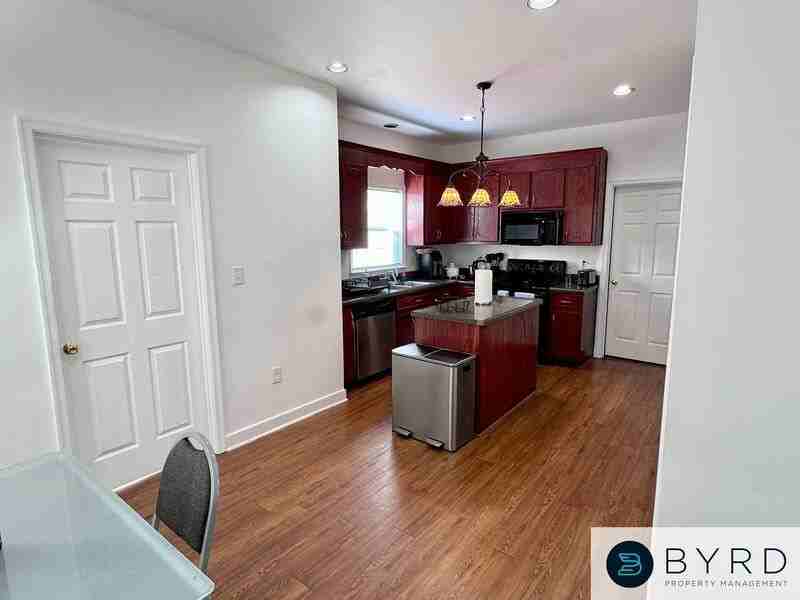 1705 Lakeview Ave - Photo 4 of 17