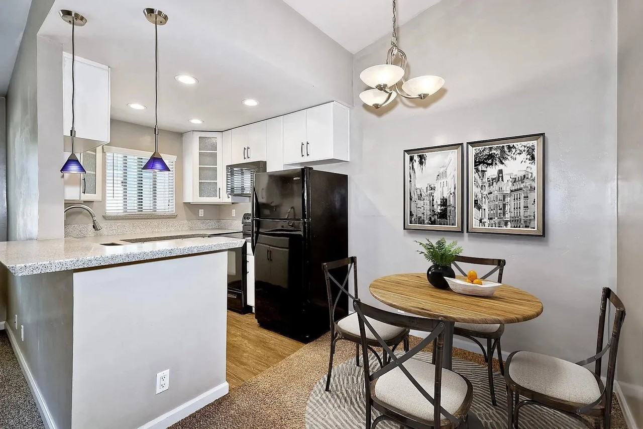 5550 Adelaide Ave - Photo 4 of 14