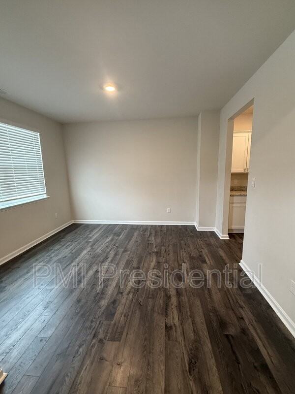 11075 Chappell Creek Cir - Photo 5 of 25