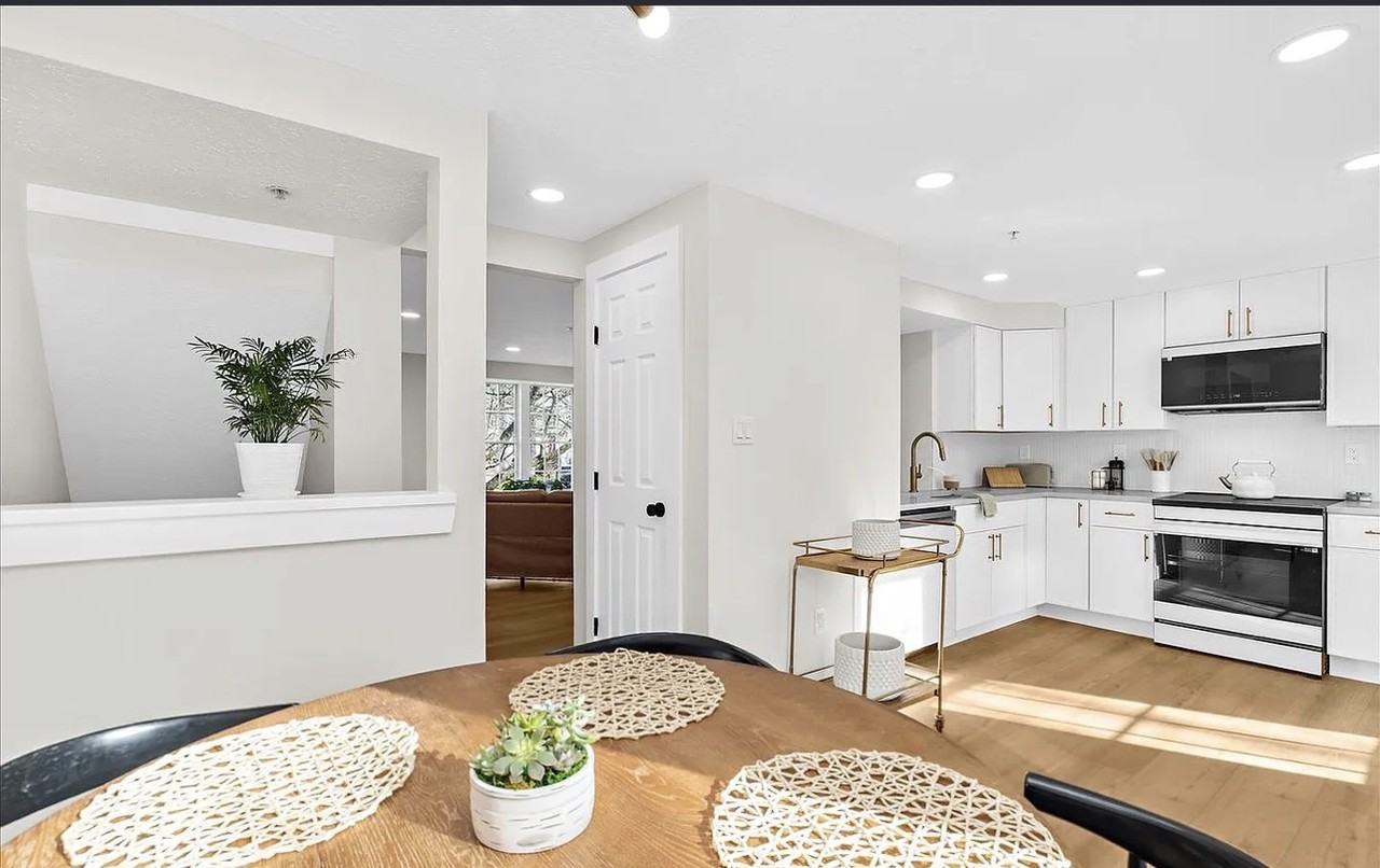 1530 Falstone Ln - Photo 5 of 10