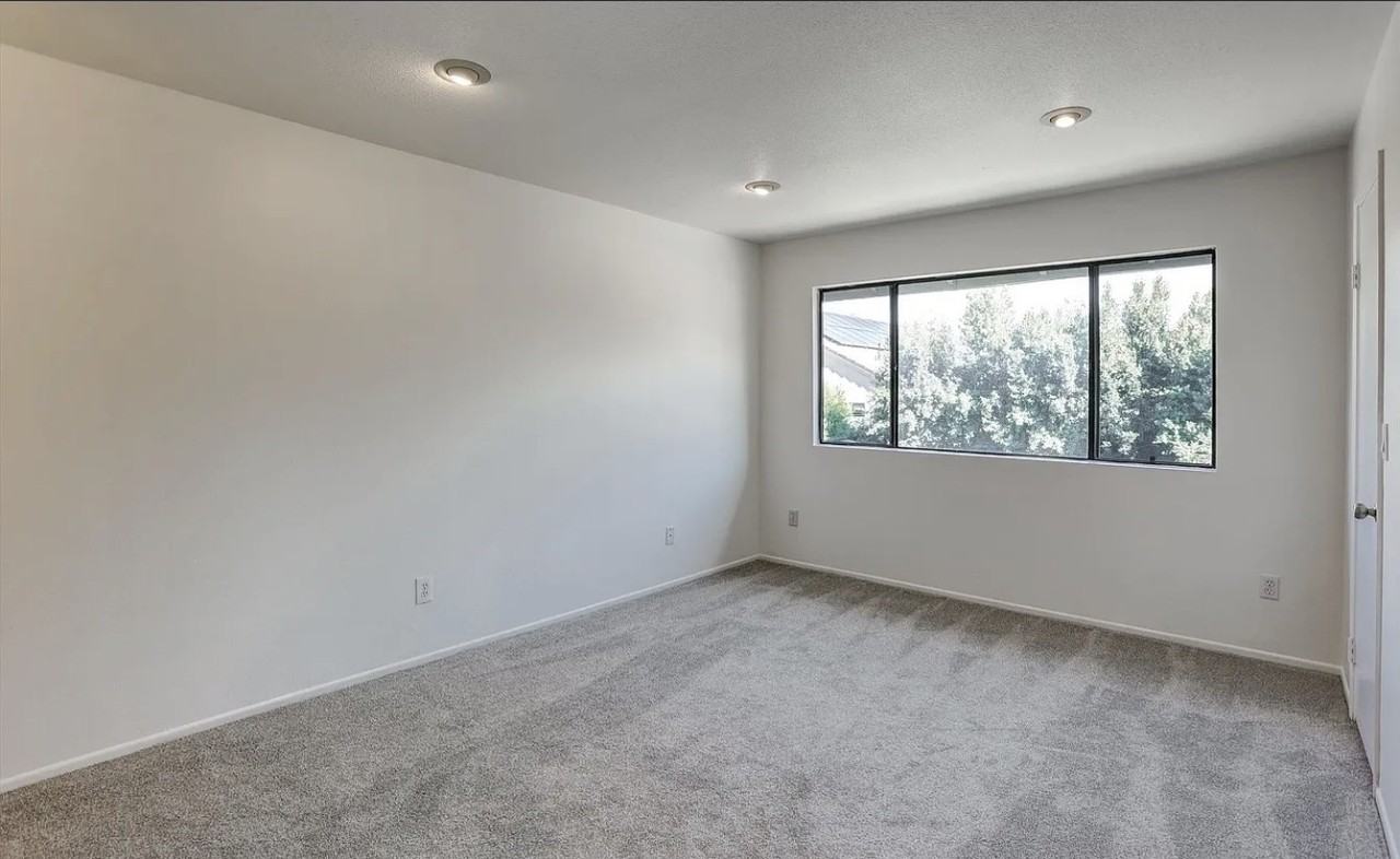 13230 Johannesberg Way - Photo 4 of 10