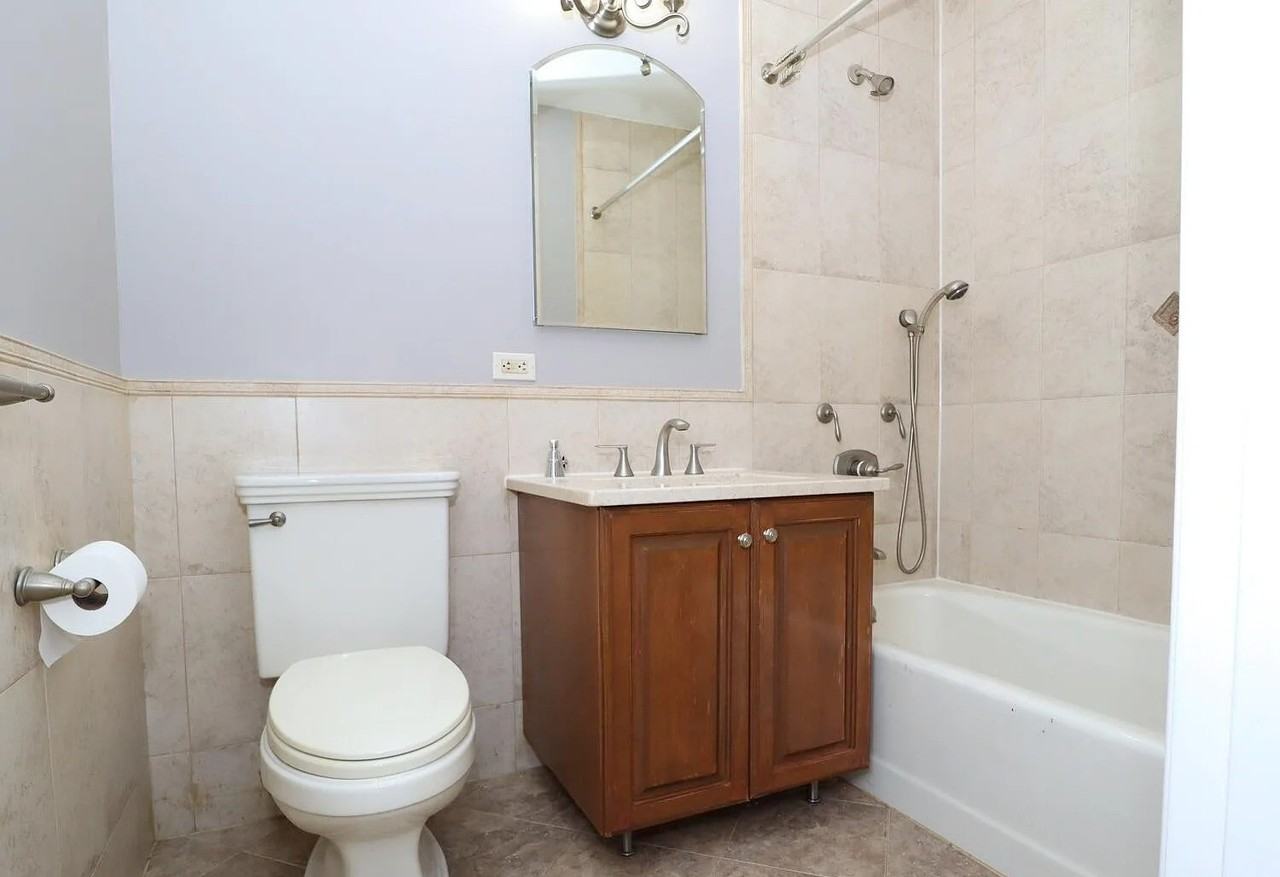 155 Bay St - Photo 6 of 12