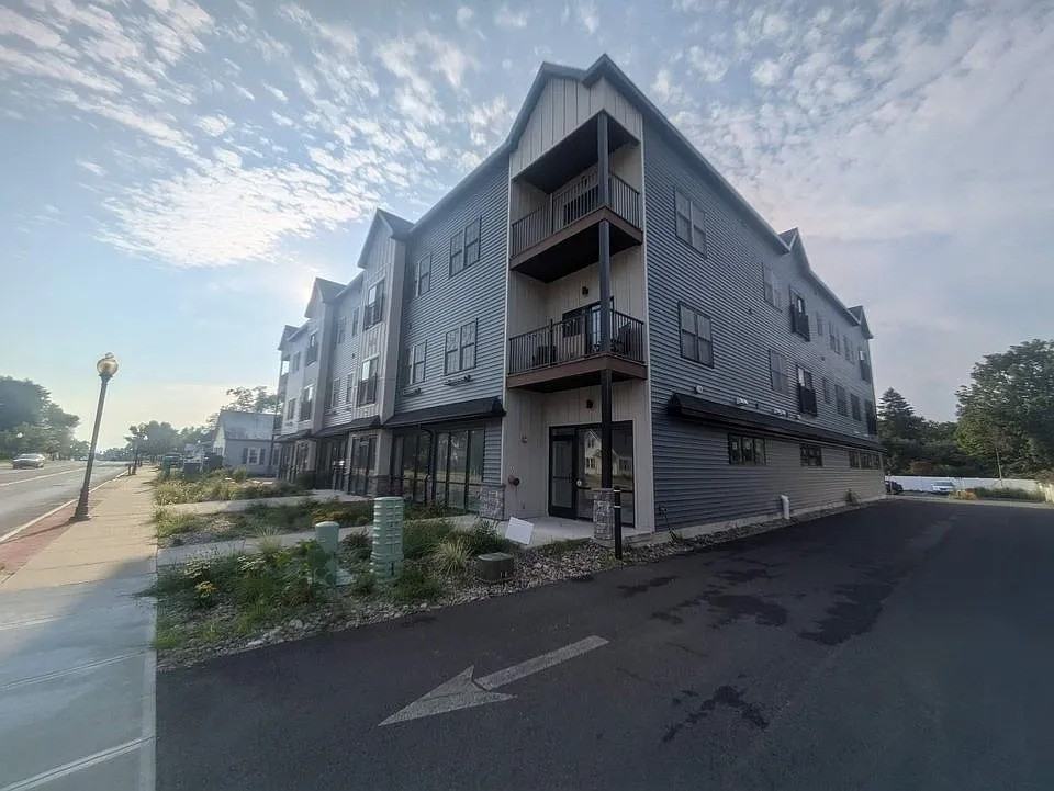 80 Main St - Photo 4 of 7