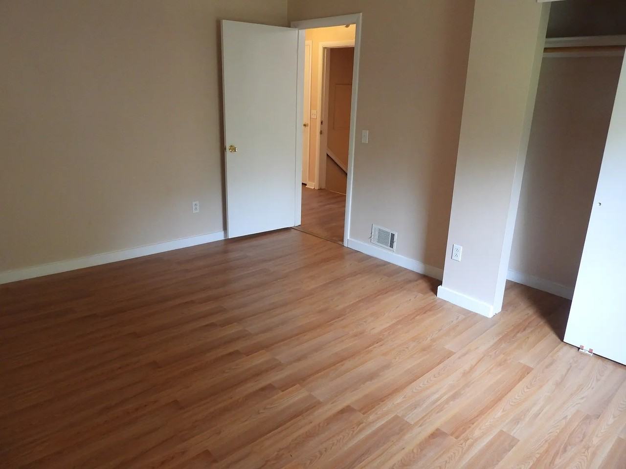 105 Sherman Pkwy - Photo 4 of 9