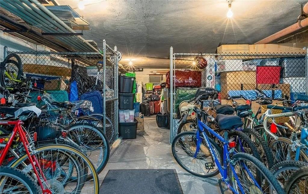 266 Pelham Rd - Photo 2 of 11