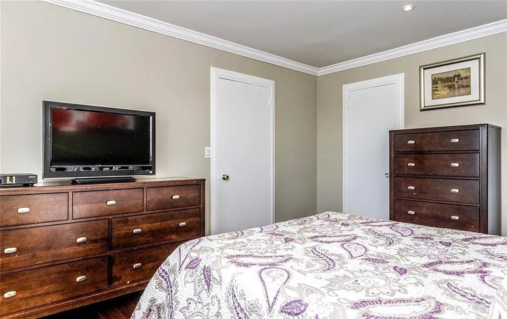 266 Pelham Rd - Photo 5 of 11