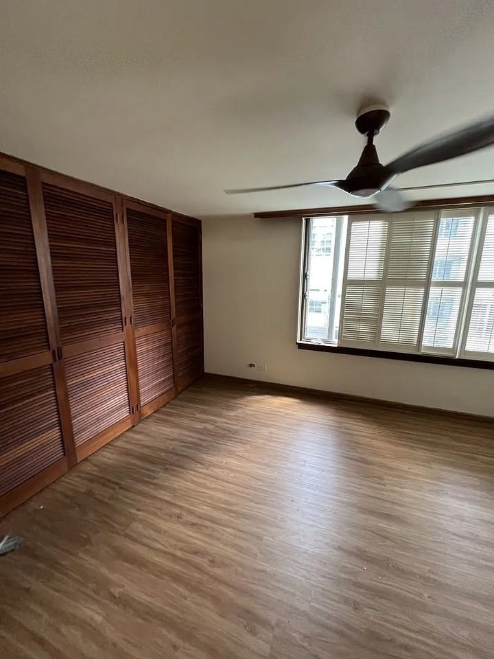 1521 Punahou St - Photo 3 of 14