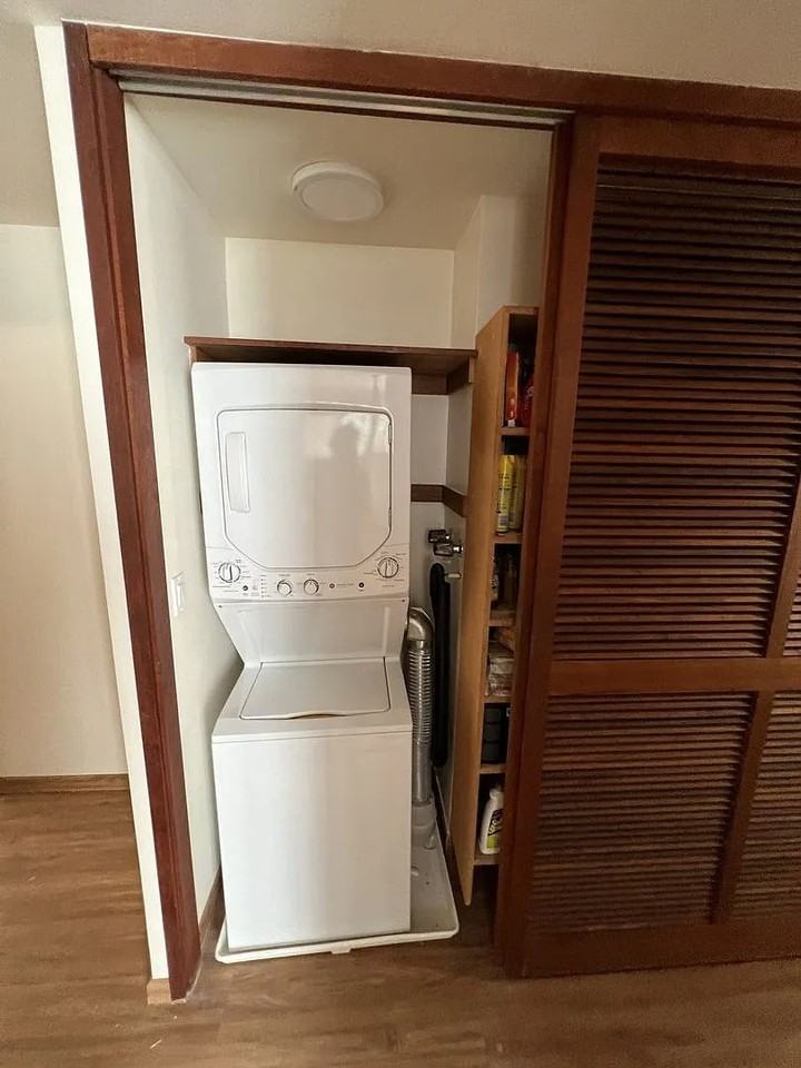 1521 Punahou St - Photo 5 of 14