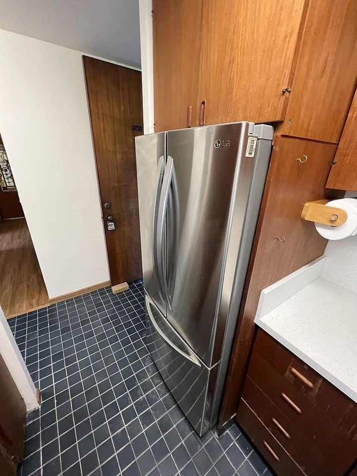 1521 Punahou St - Photo 7 of 14