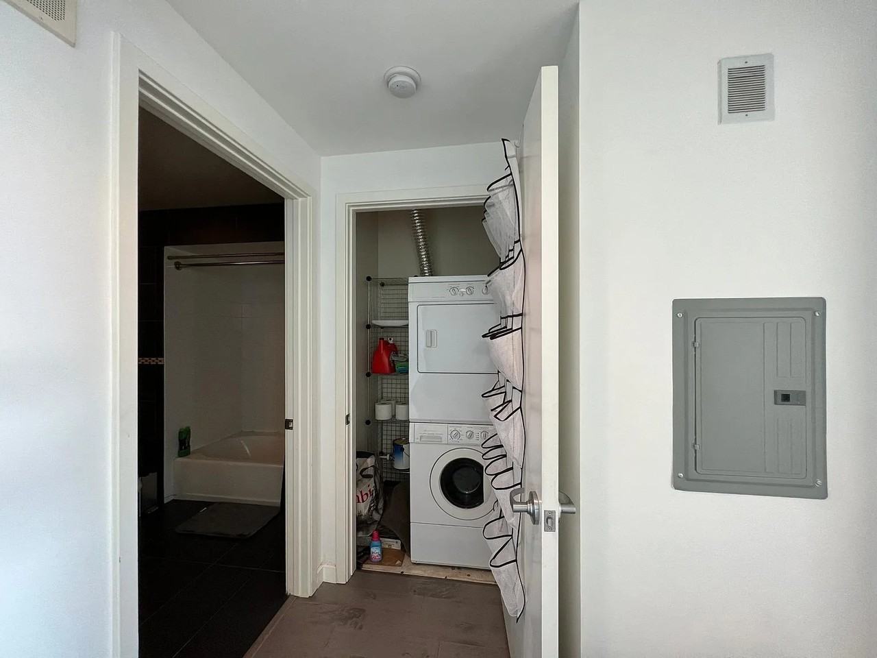 1 Mandalay Pl - Photo 2 of 10