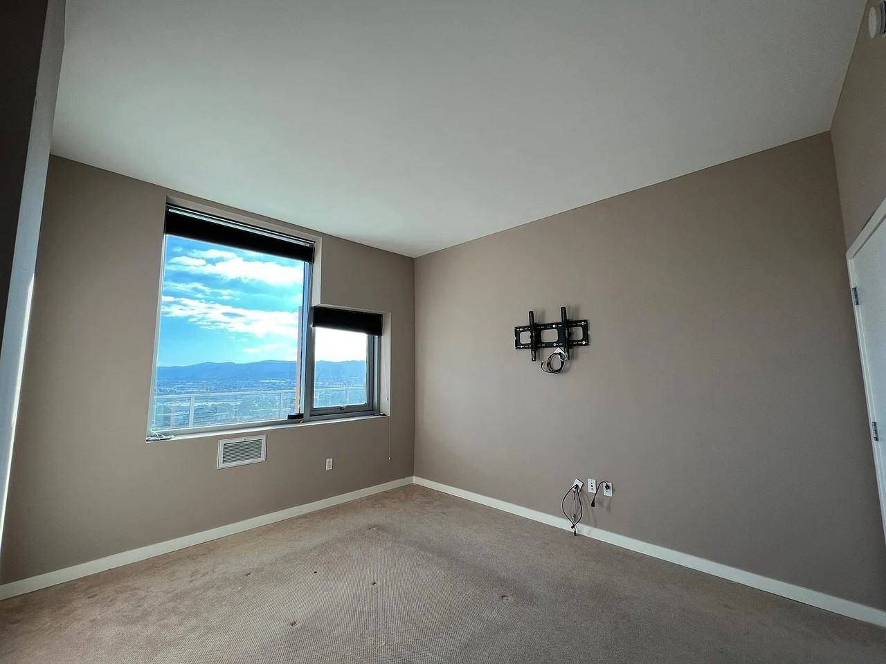 1 Mandalay Pl - Photo 5 of 10