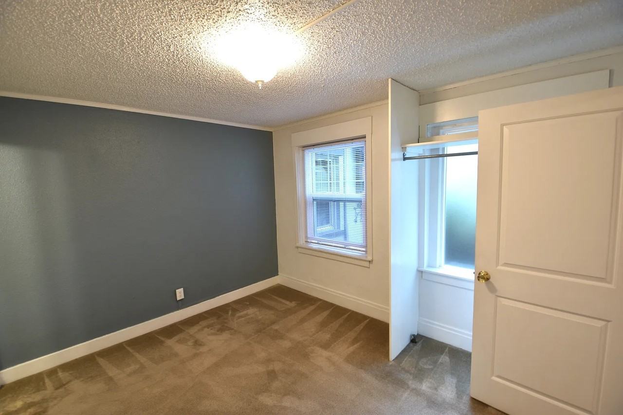 1020 13th St - Photo 2 of 9