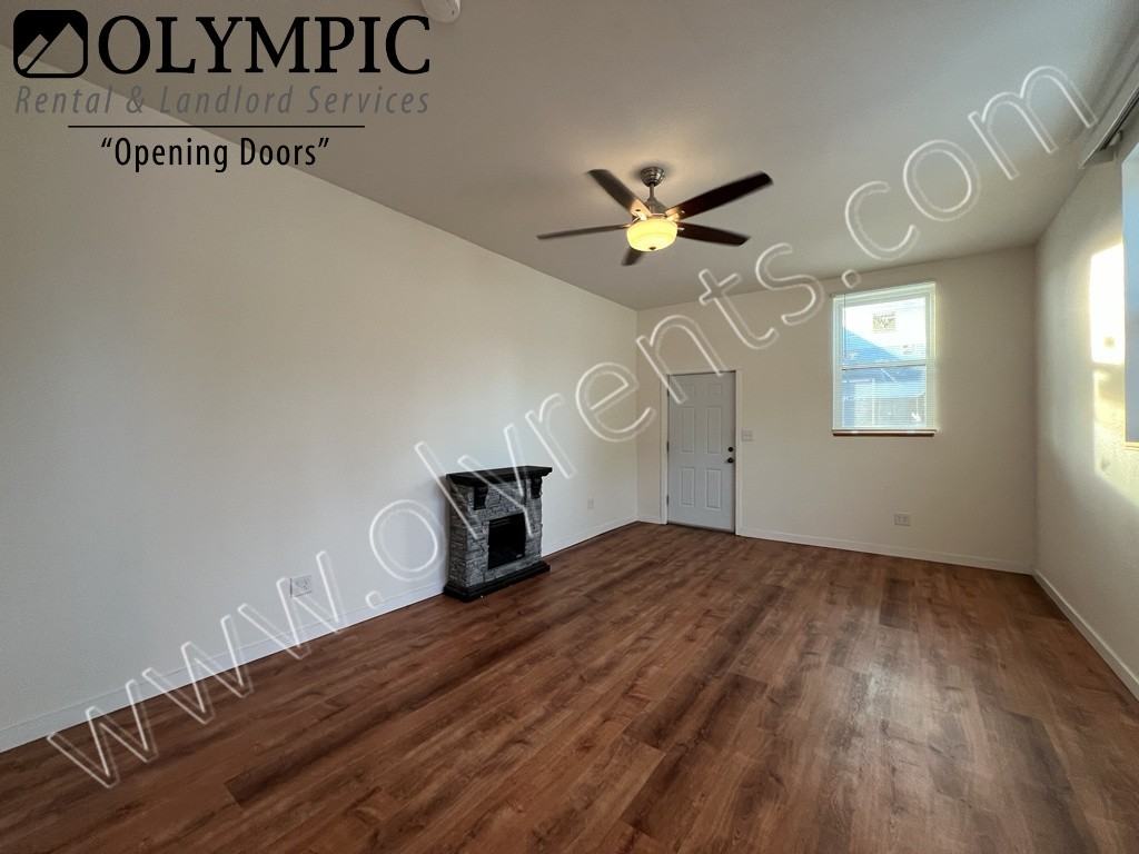7625 Atchinson Dr Se - Photo 2 of 11