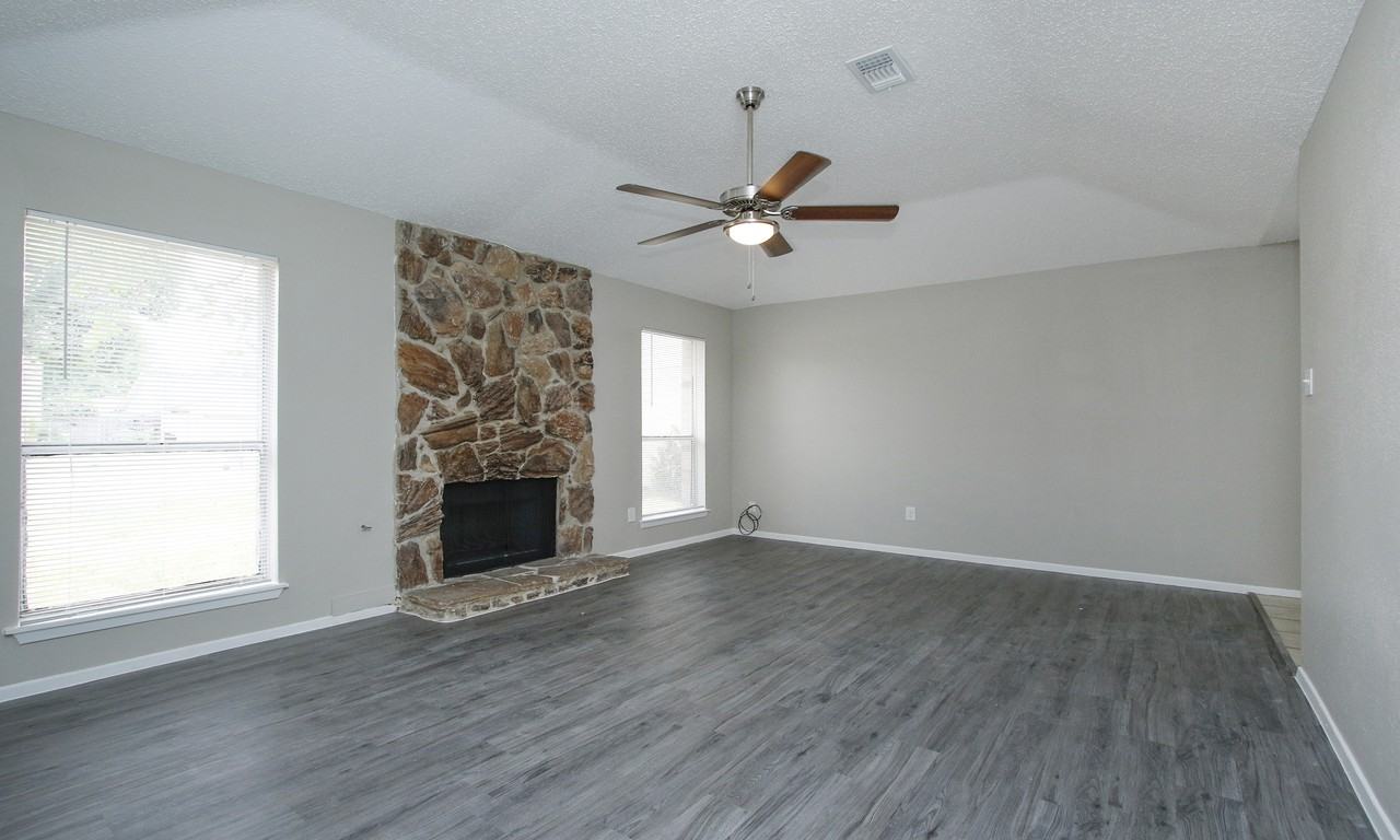 18711 Andalusian Dr - Photo 6 of 26