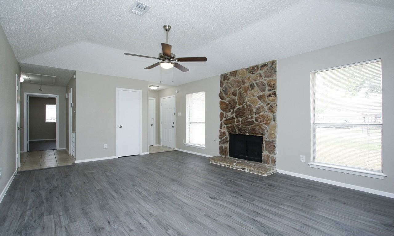 18711 Andalusian Dr - Photo 7 of 26