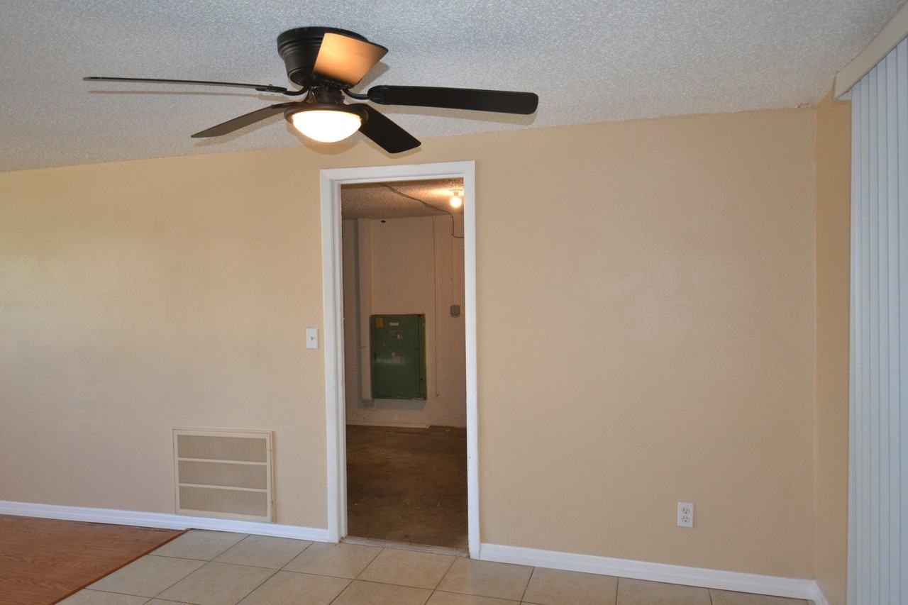 2143 Chatlin Rd - Photo 4 of 44