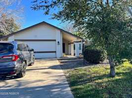 featured image of 100 E Bennett St