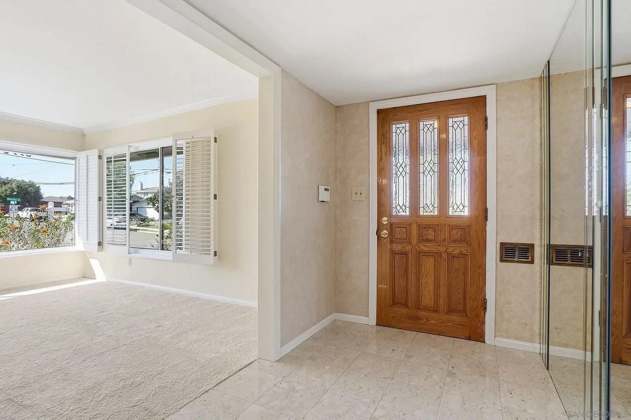 6110 Romany Dr - Photo 4 of 20