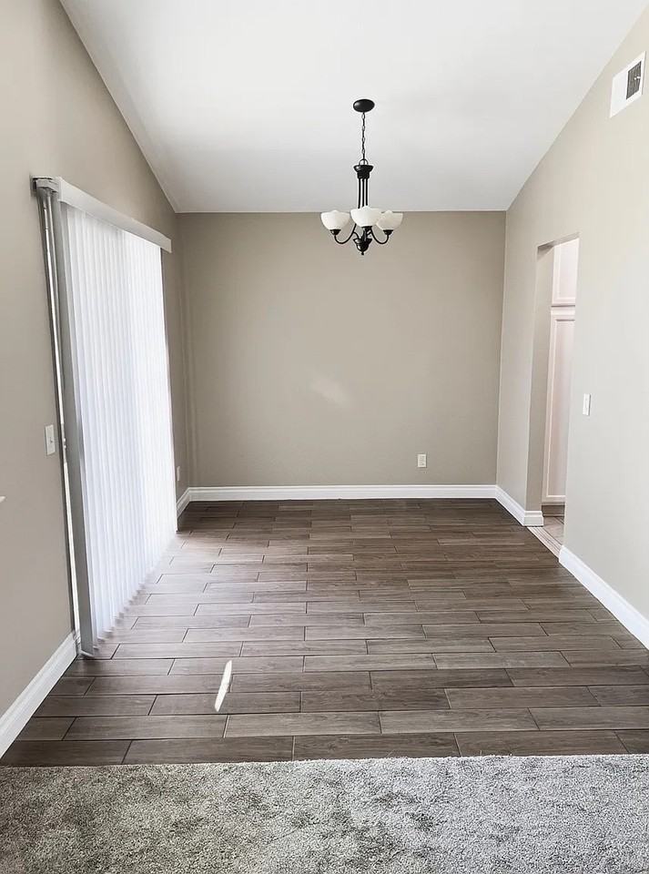 2579 Belmont Way - Photo 4 of 18