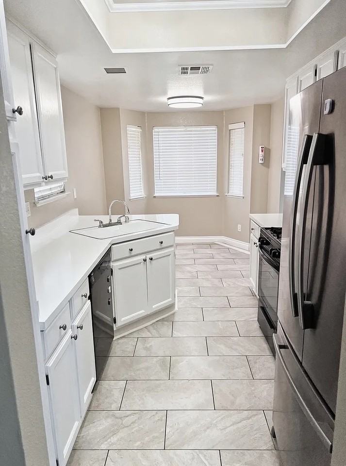 2579 Belmont Way - Photo 6 of 18