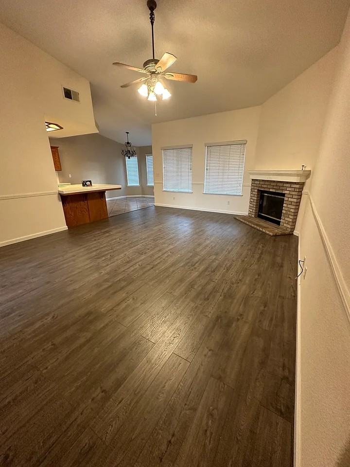 897 W Saffron St - Photo 5 of 11