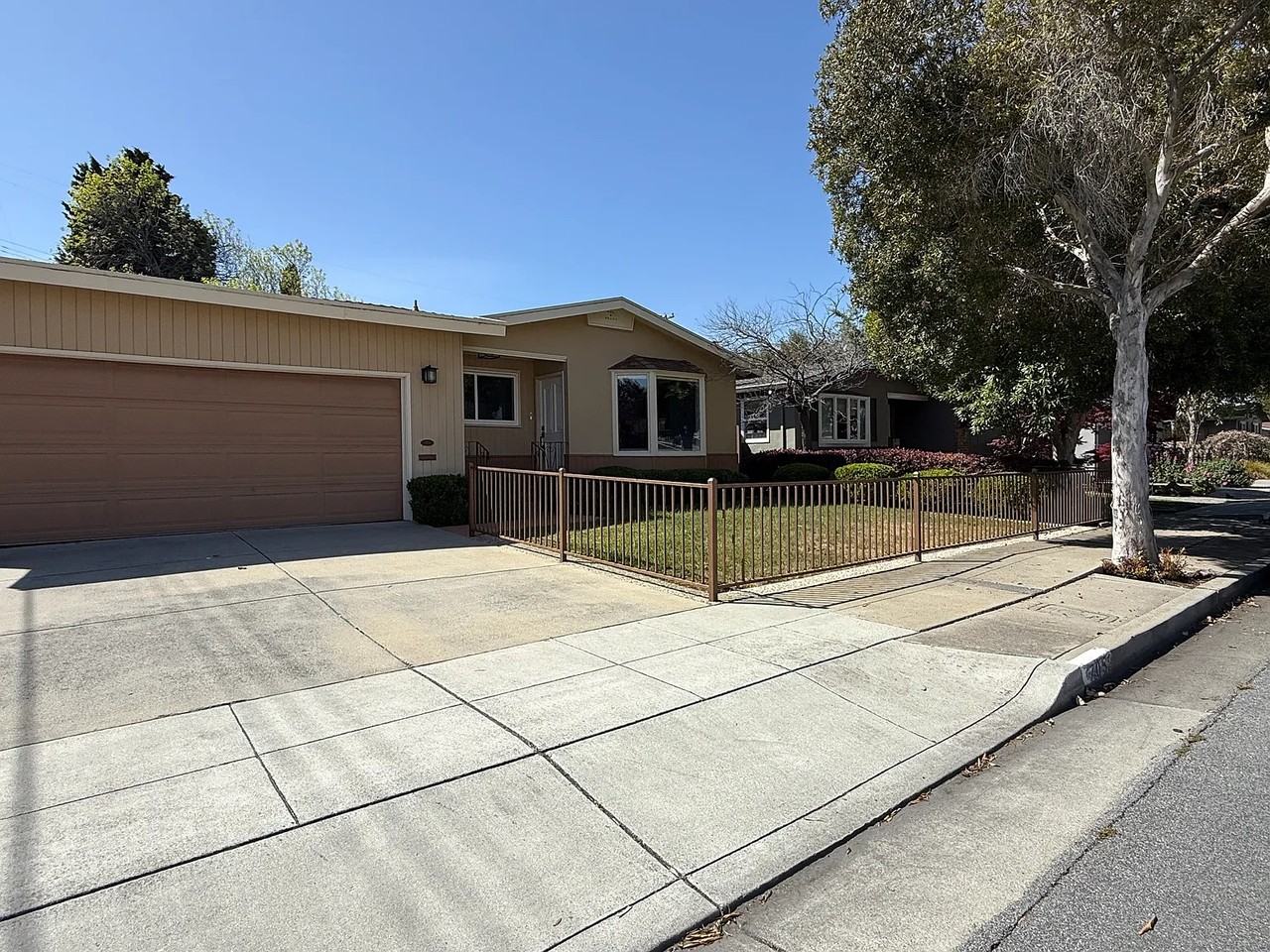 705 Santa Rita St - Photo 2 of 15