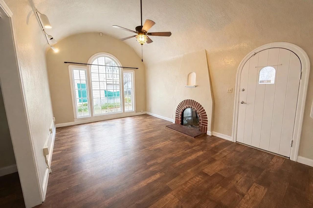 717 9th St - Photo 2 of 13