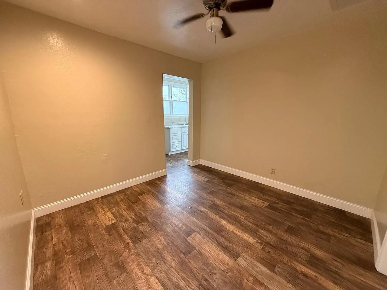 717 9th St - Photo 6 of 13