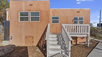 204 N Citrus Ave - Photo 1 of 1