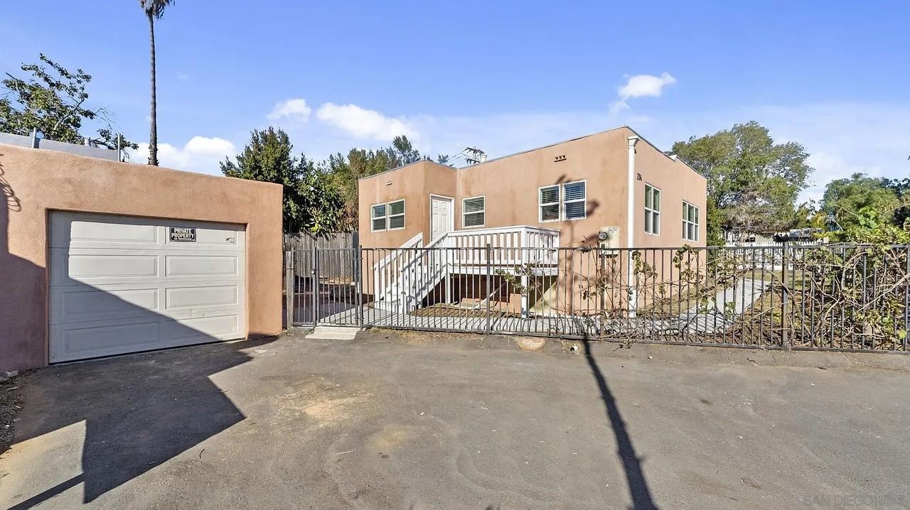 204 N Citrus Ave - Photo 7 of 22