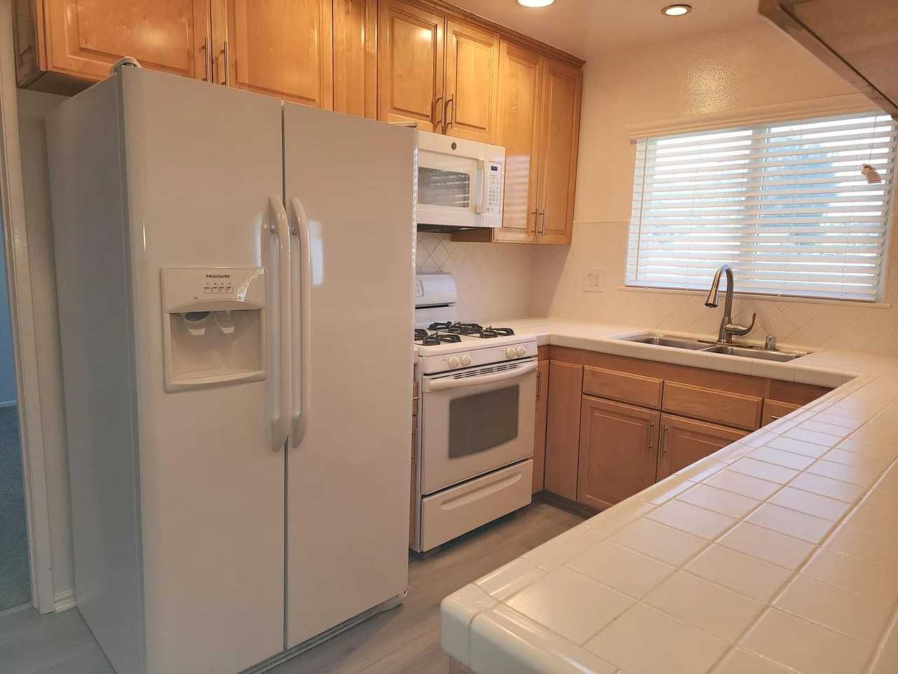 24613 Falena Ave - Photo 2 of 16